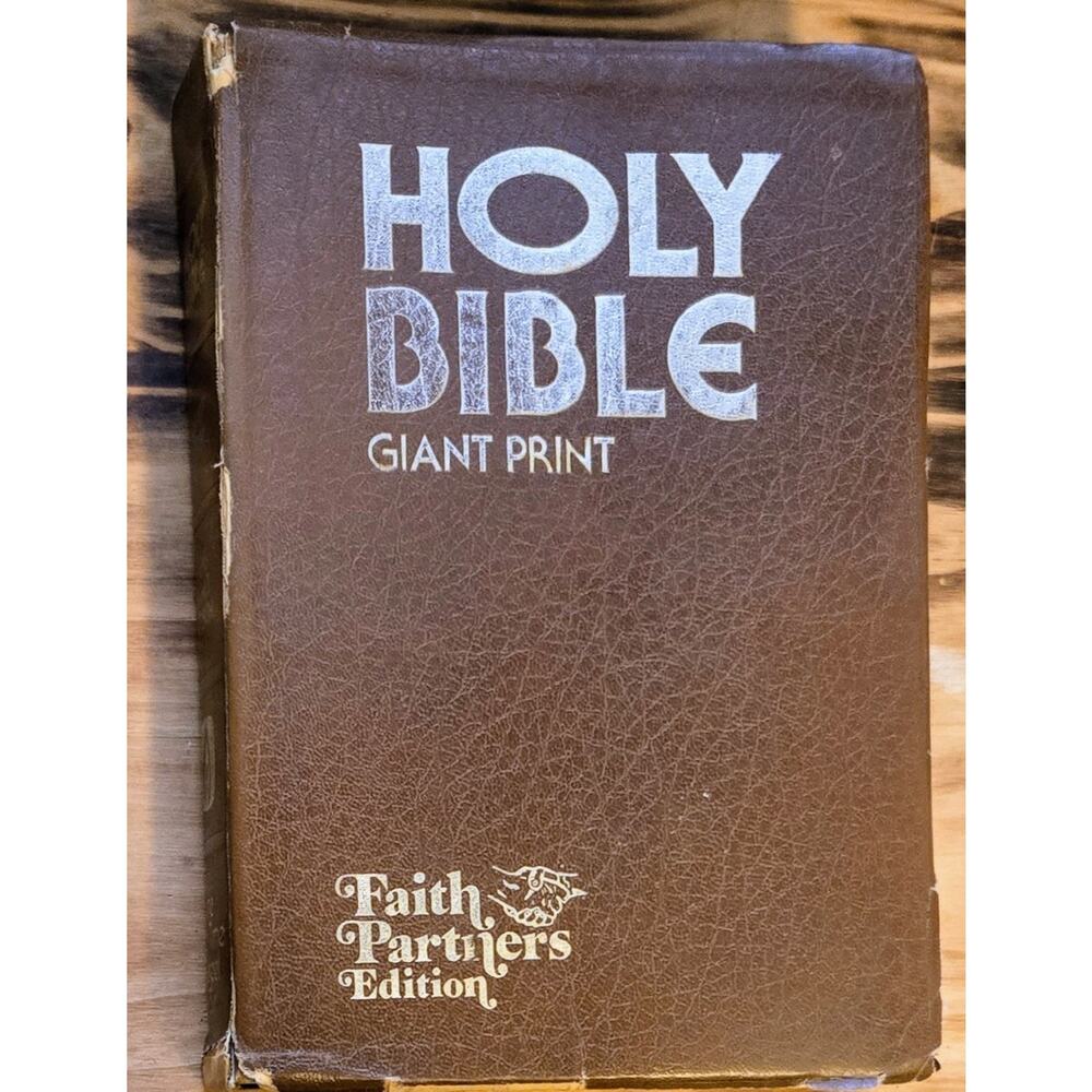 Holy Bible Old And New Testament Vintage Softcover Giant Print KJV Estate Find